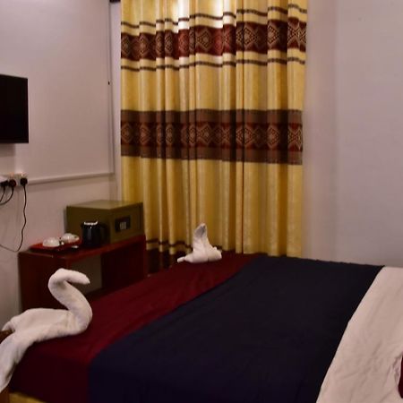 ג'פנה Peninsula Hotel מראה חיצוני תמונה