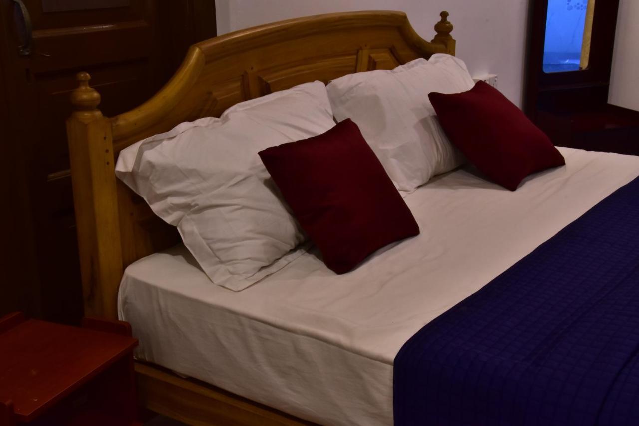 ג'פנה Peninsula Hotel מראה חיצוני תמונה